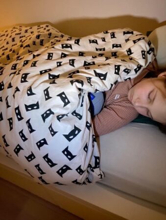 Finn (10 jaar oud) valt al twee jaar makkelijker in slaap met Somnox